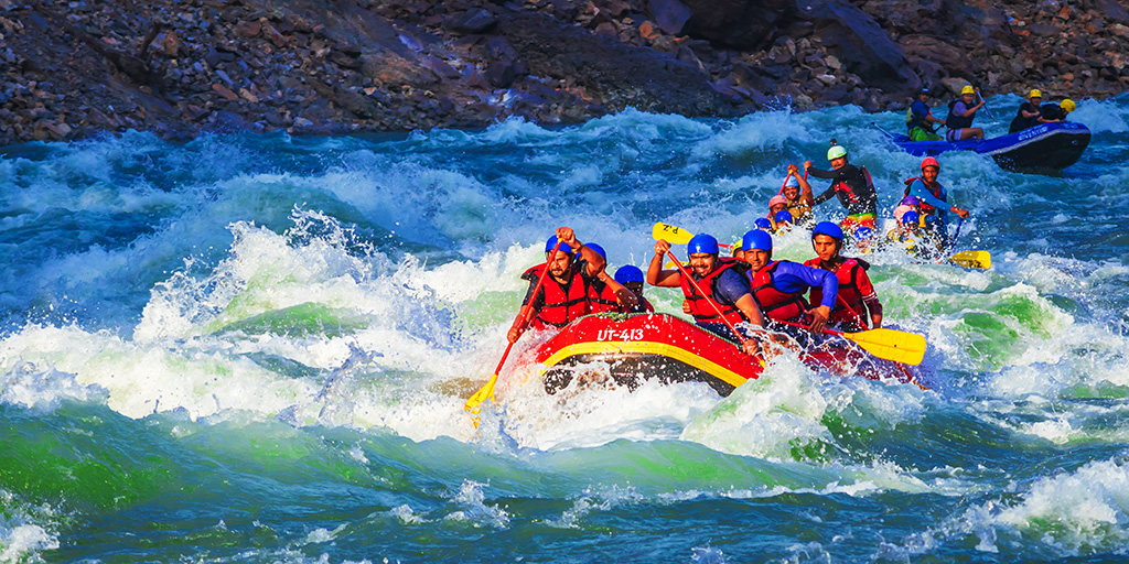 People enjoying rafting